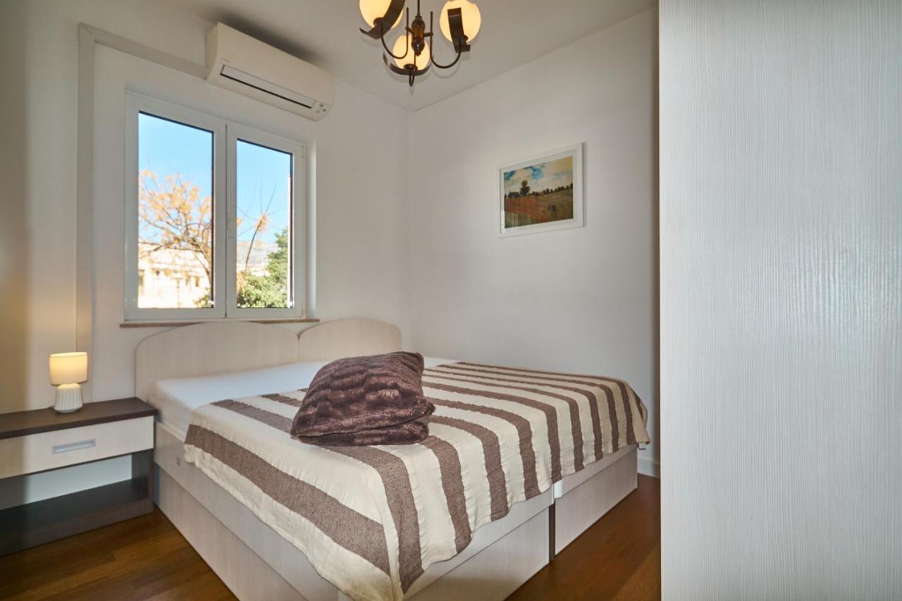 Lapad Bay Apartment *